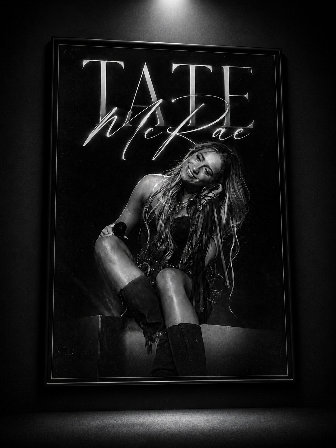 Tate McRae – Poster/Black and White